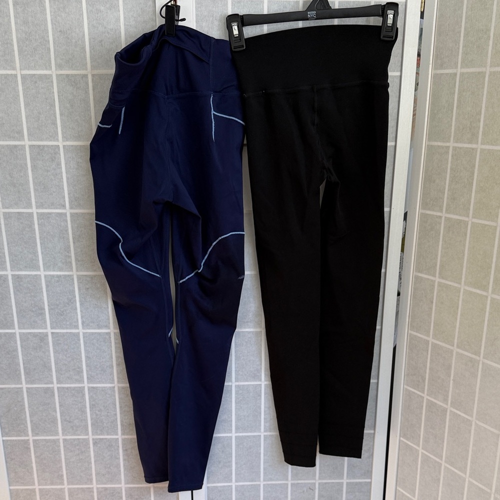Two Pairs Fabletics Leggings Size Small - Picture 5 of 8